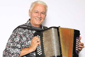 Ulpiano Vergara y Los Distinguidos «El Mechi Blanco»